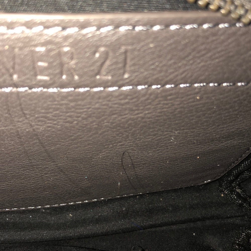 F21 Cross Body - Picture 7 of 7